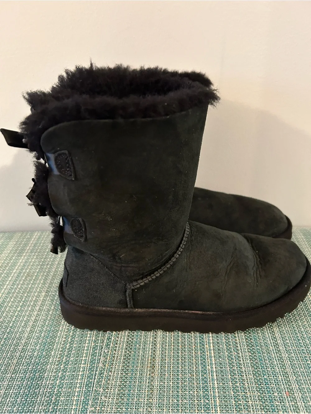 UGG Women's Short Shearling Winter Boots in Black